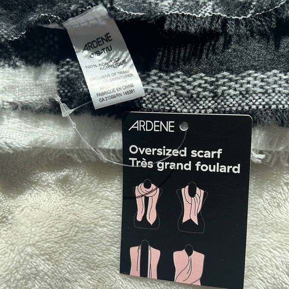 Oversized Scarf - Picture 4 of 4